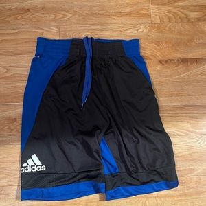 Adidas mens basketball shirts size medium